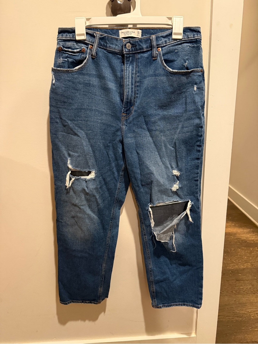 A&F The Ankle Straight Ultra High Rise